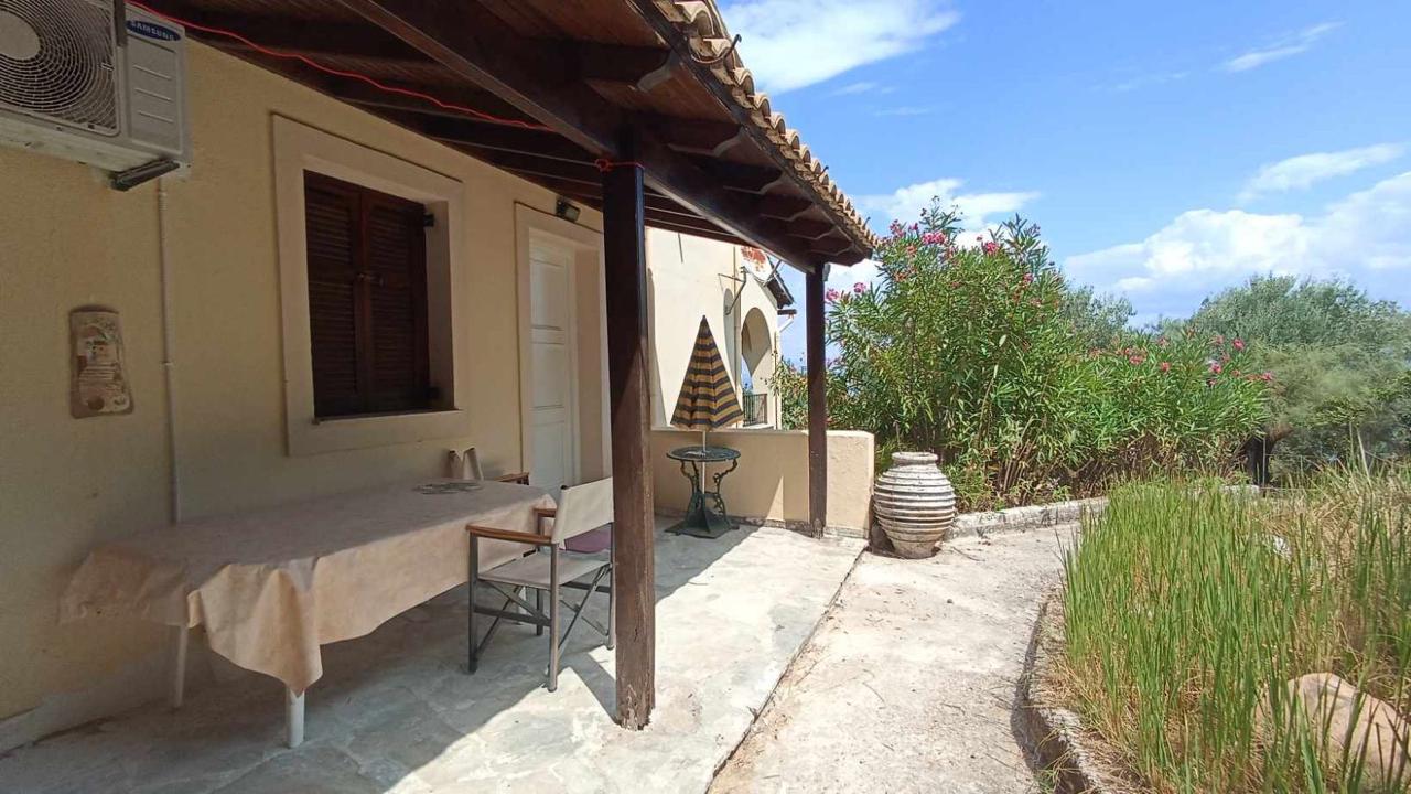 Διαμέρισμα 28τ.μ.,Τσακι Μπενιτσων-350€/μήνα
