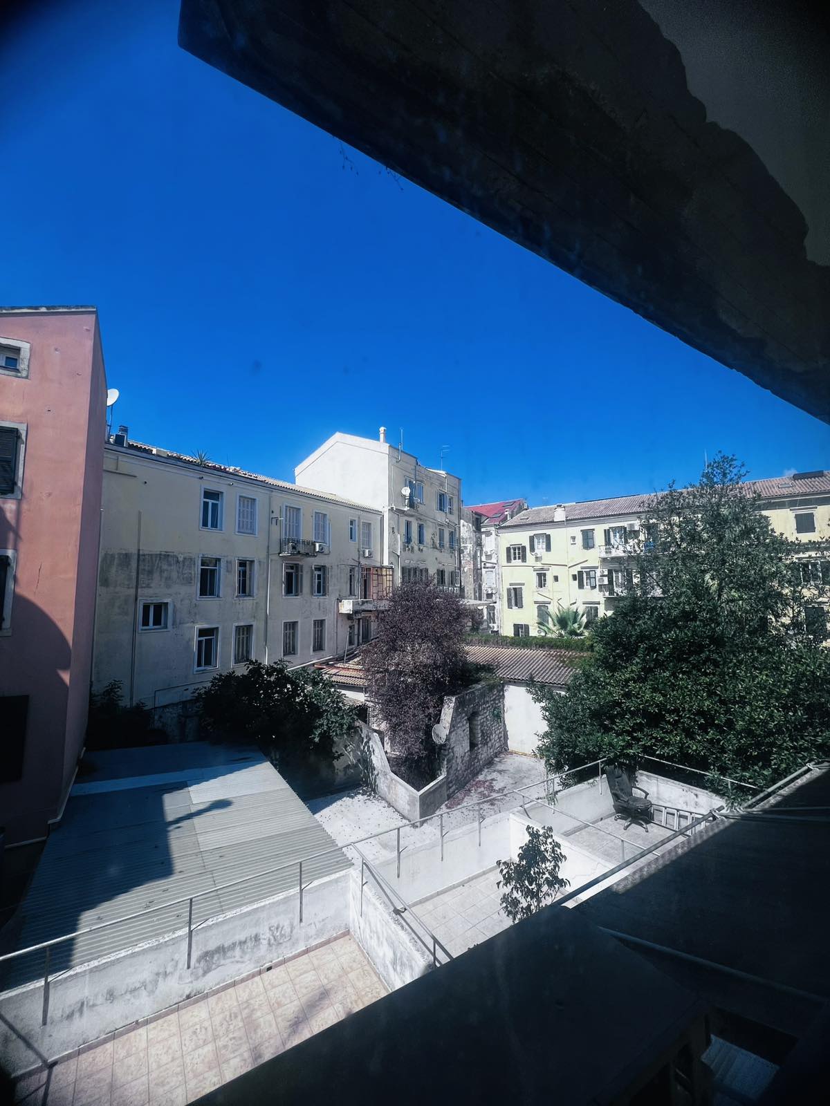 Γραφείο 28 τ.μ.-Κέντρο Κέρκυρας-500€ / μήνα